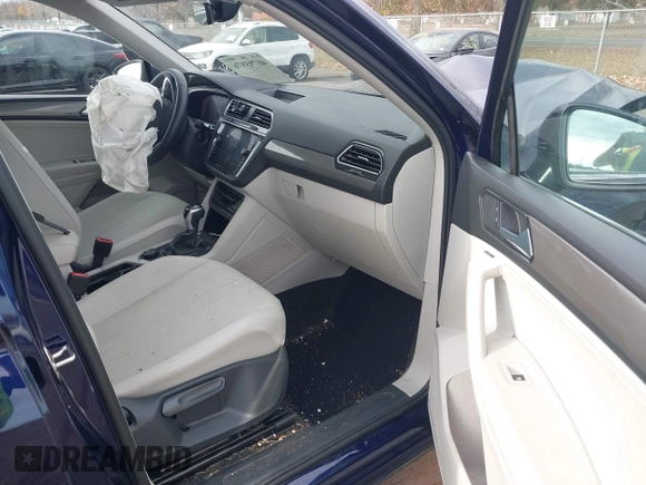 2023 Volkswagen Tiguan SE z VIN 3VVMB7AX3PM006867, wystawiony jako IAAI lot #40793976 z przebiegiem 29 648 mil mil oraz . Historia ofert i sprzedaży dostępna na DreamBid. Obrazek 5.
