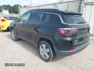 2022 Jeep Compass Latitude z VIN 3C4NJDBBXNT209295, wystawiony jako IAAI lot #42198832 z przebiegiem Nie podano mil oraz . Historia ofert i sprzedaży dostępna na DreamBid. Obrazek 3.