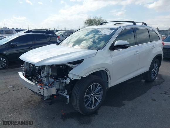 2019 Toyota Highlander SE with VIN 5TDKZRFH8KS311191, listed as a IAAI auction lot 41430042 with NaN miles. Bid and sale history available at carsss.com. Image 18.