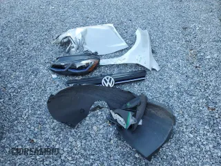 2019 Volkswagen Golf SEL Premium with VIN WVWPR7AU1KW907824, listed as a Copart auction lot 83058704 with 23,688 mi miles and Salvage title. Bid and sale history available at DreamBid. Image 12.