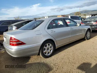 2002 Mercedes-Benz S-Class 4.3L with VIN WDBNG70J82A313571, listed as a Copart auction lot 48008415 with 159,719 mi miles and Salvage Title. Bid and sale history available at carsss.com. Image 3.