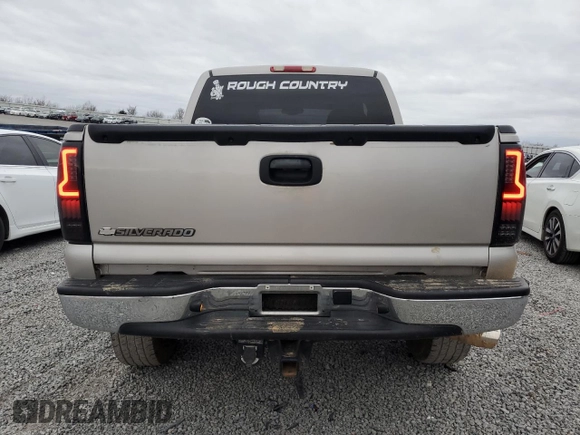 2006 Chevrolet Silverado 1500 LT1 with VIN 1GCEC19T26Z200883, listed as a Copart auction lot 49332275 with 138,120 mi miles and Salvage Title. Bid and sale history available at DreamBid. Image 6.