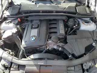 2007 BMW 3 Series 328xi z VIN WBAVT73557FZ35290, wystawiony jako Copart lot #48251955 z przebiegiem 287 728 mil mil oraz Szkoda całkowita • Salvage title. Historia ofert i sprzedaży dostępna na DreamBid. Obrazek 12.