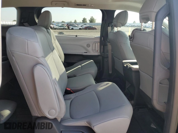 2025 Toyota Sienna XLE with VIN 5TDYRKEC3SS242899, listed as a Copart auction lot 54617665 with 1,830 mi miles and Clean Title. Bid and sale history available at DreamBid. Image 11.