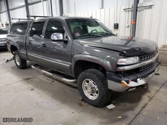 2002 Chevrolet Silverado 1500HD LT with VIN 1GCGK13U12F159011, listed as a Copart auction lot 77682144 with 212,379 mi miles and Salvage Title. Bid and sale history available at carsss.com. Image 4.
