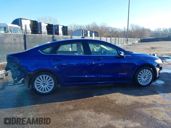2016 Ford Fusion SE Hybrid with VIN 3FA6P0LU0GR388187, listed as a IAAI auction lot 38604646 with 135,625 mi miles. Bid and sale history available at carsss.com. Image 14.