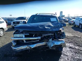 2004 Chevrolet Suburban Z71 z VIN 3GNFK16Z24G271294, wystawiony jako IAAI lot #41324576 z przebiegiem 247 229 mil mil oraz . Historia ofert i sprzedaży dostępna na DreamBid. Obrazek 12.