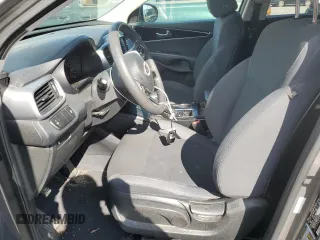 2019 Kia Sorento LX with VIN 5XYPG4A31KG473607, listed as a Copart auction lot 52552085 with 101,965 mi miles and Salvage Title. Bid and sale history available at carsss.com. Image 7.