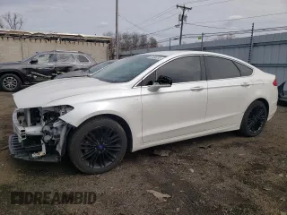 2014 Ford Fusion SE with VIN 1FA6P0HD2E5375238, listed as a Copart auction lot 52496265 with 111,476 mi miles and Salvage Title. Bid and sale history available at carsss.com. Image 1.