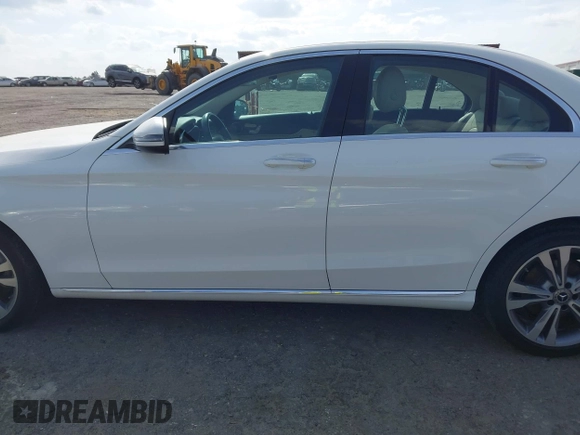 2019 Mercedes-Benz C 300 with VIN 55SWF8EB8KU293103, listed as a IAAI auction lot 41946778 with 47,993 mi miles and . Bid and sale history available at carsss.com. Image 14.