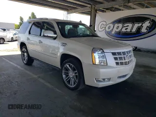 2013 Cadillac Escalade Premium z VIN 1GYS4CEF6DR240354, wystawiony jako Copart lot #57981635 z przebiegiem 120 582 mil mil oraz Szkoda całkowita • Salvage title. Historia ofert i sprzedaży dostępna na DreamBid. Obrazek 4.