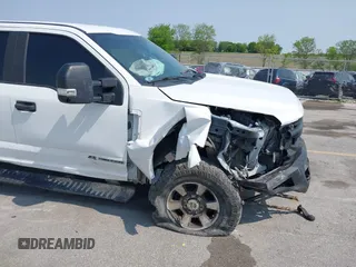 2020 Ford F-250 XL z VIN 1FT7W2BTXLED61937, wystawiony jako IAAI lot #42377818 z przebiegiem Nie podano mil oraz . Historia ofert i sprzedaży dostępna na DreamBid. Obrazek 19.