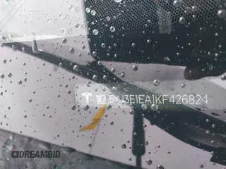 2019 Tesla Model 3 Mid Range z VIN 5YJ3E1EA1KF426824, wystawiony jako IAAI lot #41787234 z przebiegiem 69 879 mil mil oraz . Historia ofert i sprzedaży dostępna na DreamBid. Obrazek 9.