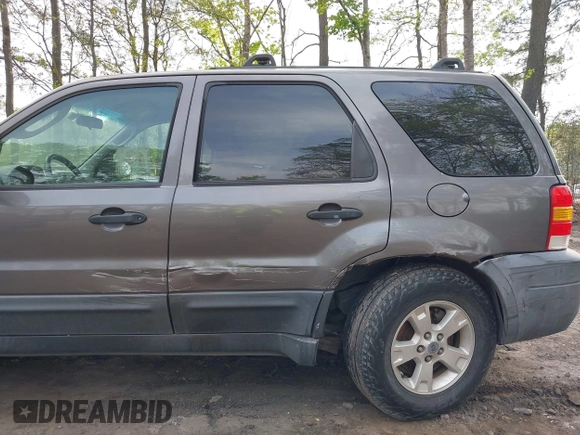 2005 Ford Escape XLT с VIN 1FMYU931X5KA18030, выставлен на аукционе IAAI как лот 42016576 с пробегом 195 788 миль миль и . История ставок и продаж доступна на DreamBid. Изображение 6.