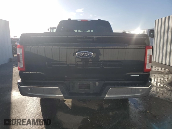 2023 Ford F-150 XL z VIN 1FTEW1CPXPKD60300, wystawiony jako Copart lot #62825095 z przebiegiem Nie podano mil oraz Nie do naprawy • Non repairable. Historia ofert i sprzedaży dostępna na DreamBid. Obrazek 6.