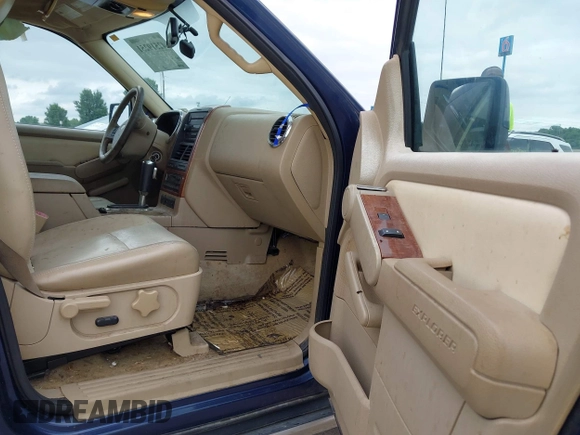 2007 Ford Explorer Eddie Bauer z VIN 1FMEU64E07UA93278, wystawiony jako IAAI lot #42519251 z przebiegiem 251 869 mil mil oraz . Historia ofert i sprzedaży dostępna na DreamBid. Obrazek 5.