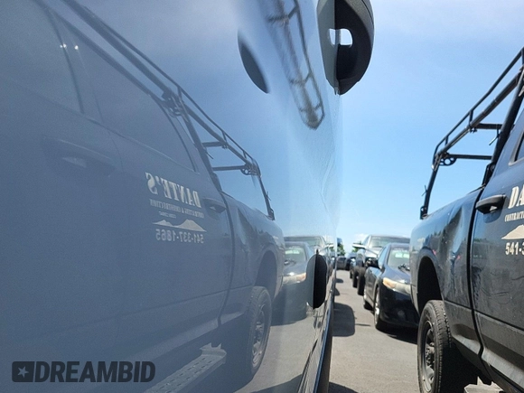 2019 Ford Transit z VIN 1FTYE1YM4KKB70936, wystawiony jako IAAI lot #42525385 z przebiegiem 233 237 mil mil oraz . Historia ofert i sprzedaży dostępna na DreamBid. Obrazek 25.