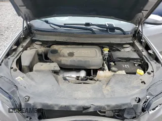 2019 Jeep Cherokee Latitude Plus with VIN 1C4PJLLB8KD176302, listed as a Copart auction lot 58181595 with 175,661 mi miles and Salvage title. Bid and sale history available at DreamBid. Image 11.
