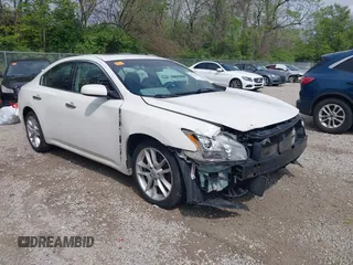 2011 Nissan Maxima SV z VIN 1N4AA5AP8BC828573, wystawiony jako IAAI lot #42163036 z przebiegiem 196 035 mil mil oraz . Historia ofert i sprzedaży dostępna na DreamBid. Obrazek 1.
