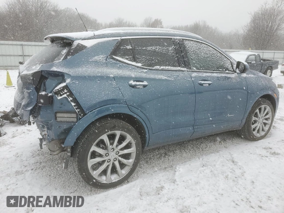 2024 Buick Encore GX Avenir z VIN KL4AMGSL9RB019571, wystawiony jako Copart lot #87971905 z przebiegiem 17 848 mil mil oraz Szkoda całkowita • Salvage title. Historia ofert i sprzedaży dostępna na DreamBid. Obrazek 3.