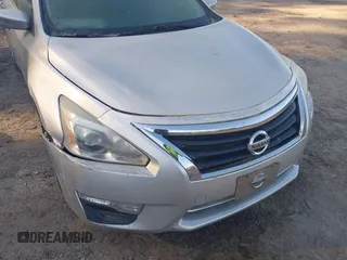 2014 Nissan Altima 2.5 S with VIN 1N4AL3AP5EC177499, listed as a IAAI auction lot 41996172 with 183,330 mi miles. Bid and sale history available at carsss.com. Image 6.