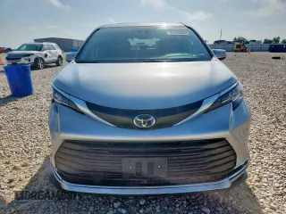 2023 Toyota Sienna XLE with VIN 5TDYRKEC2PS179981, listed as a Copart auction lot 60883685 with 33,099 mi miles and Salvage title. Bid and sale history available at DreamBid. Image 5.