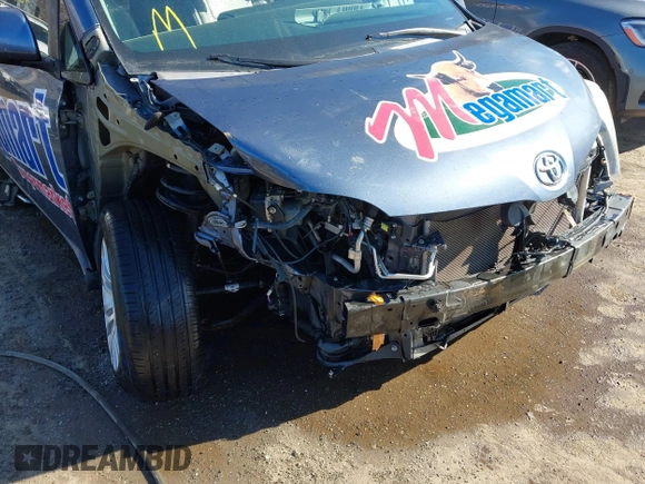 2017 Toyota Sienna XLE Auto Access Seat with VIN 5TDYZ3DCXHS792973, listed as a IAAI auction lot 41586449 with 113,125 mi miles and . Bid and sale history available at DreamBid. Image 6.