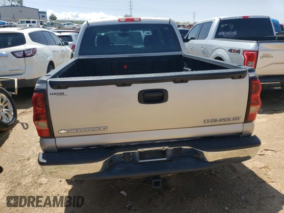 2005 Chevrolet Silverado 1500 LS z VIN 2GCEC13TX51291255, wystawiony jako Copart lot #54575475 z przebiegiem 120 145 mil mil oraz Szkoda całkowita • Salvage title. Historia ofert i sprzedaży dostępna na DreamBid. Obrazek 6.
