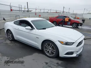 2016 Ford Mustang GT z VIN 1FA6P8CF6G5323444, wystawiony jako IAAI lot #42500197 z przebiegiem Nie podano mil oraz . Historia ofert i sprzedaży dostępna na DreamBid. Obrazek 1.