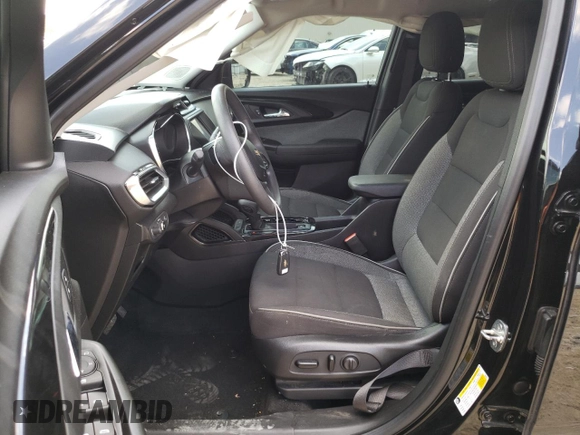 2021 Chevrolet TrailBlazer LT with VIN KL79MPS28MB083896, listed as a Copart auction lot 57450994 with 30,187 mi miles and Salvage Title. Bid and sale history available at DreamBid. Image 7.