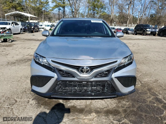 2021 Toyota Camry SE Nightshade with VIN 4T1G11AK0MU574402, listed as a Copart auction lot 42686075 with 53,179 mi miles and Salvage Title. Bid and sale history available at carsss.com. Image 5.