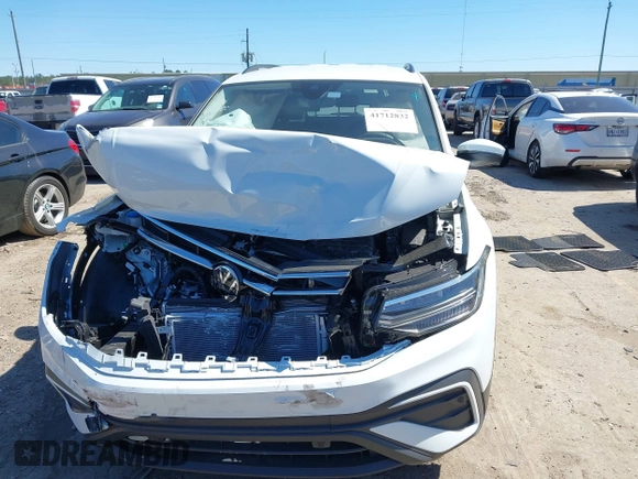 2024 Volkswagen Tiguan S with VIN 3VVRB7AX0RM228680, listed as a IAAI auction lot 41712832 with 238 mi miles and . Bid and sale history available at DreamBid. Image 12.