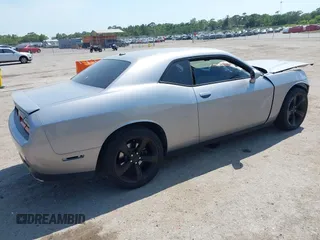 2017 Dodge Challenger R/T Plus z VIN 2C3CDZBT4HH548723, wystawiony jako IAAI lot #42108999 z przebiegiem 80 881 mil mil oraz . Historia ofert i sprzedaży dostępna na DreamBid. Obrazek 4.