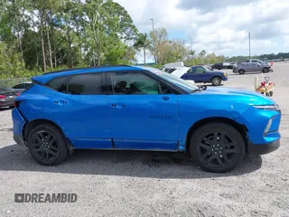 2024 Chevrolet Blazer RS z VIN 3GNKBKRS3RS146487, wystawiony jako IAAI lot #41513052 z przebiegiem 27 535 mil mil oraz . Historia ofert i sprzedaży dostępna na DreamBid. Obrazek 14.