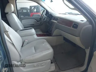 2009 Chevrolet Suburban LTZ with VIN 1GNFC36J29R293712, listed as a IAAI auction lot 42577800 with 202,593 mi miles and . Bid and sale history available at DreamBid. Image 5.
