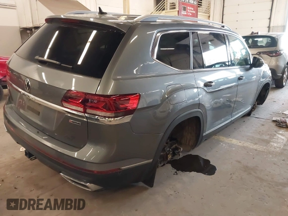 2021 Volkswagen Atlas SEL Premium z VIN 1V2TR2CA9MC589541, wystawiony jako IAAI lot #41848459 z przebiegiem 40 577 mil mil oraz . Historia ofert i sprzedaży dostępna na DreamBid. Obrazek 18.