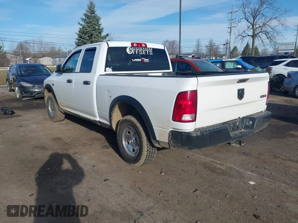 2018 Ram 1500 Express z VIN 1C6RR7FT0JS232912, wystawiony jako IAAI lot #41876834 z przebiegiem 137 642 mil mil oraz . Historia ofert i sprzedaży dostępna na DreamBid. Obrazek 3.