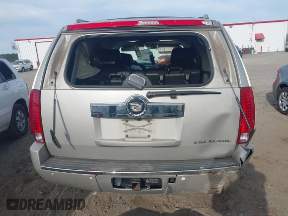 2008 Cadillac Escalade with VIN 1GYFK63848R236600, listed as a IAAI auction lot 41708402 with 193,214 mi miles. Bid and sale history available at carsss.com. Image 17.