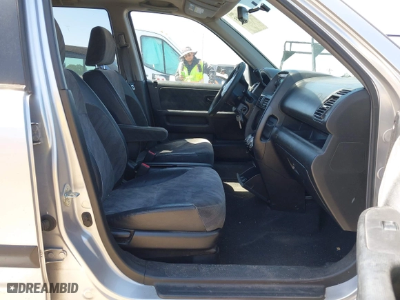 2003 Honda CR-V EX with VIN JHLRD78803C037828, listed as a IAAI auction lot 42042093 with 212,155 mi miles. Bid and sale history available at carsss.com. Image 5.