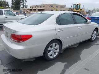 2006 Lexus ES 330 with VIN JTHBA30G665159250, listed as a IAAI auction lot 42083223 with 186,458 mi miles. Bid and sale history available at carsss.com. Image 4.