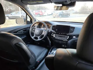 2020 Honda Pilot Touring 8-Passenger with VIN 5FNYF6H93LB022913, listed as a Copart auction lot 50825655 with 10,513 mi miles and Salvage Title. Bid and sale history available at DreamBid. Image 9.