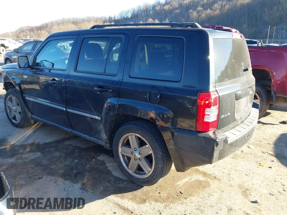 2010 Jeep Patriot Sport z VIN 1J4NF1GB2AD638062, wystawiony jako IAAI lot #41051186 z przebiegiem 204 239 mil mil oraz . Historia ofert i sprzedaży dostępna na DreamBid. Obrazek 3.