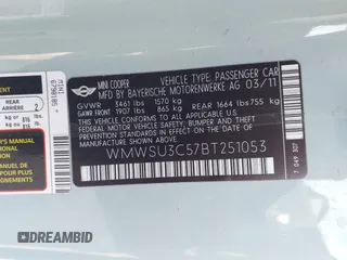 2011 MINI Hardtop z VIN WMWSU3C57BT251053, wystawiony jako IAAI lot #41774654 z przebiegiem 128 835 mil mil oraz . Historia ofert i sprzedaży dostępna na DreamBid. Obrazek 9.