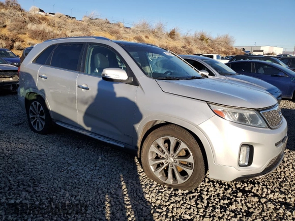 2015 Kia Sorento SX with VIN 5XYKWDA72FG629692, listed as a Copart auction lot 87206994 with Not Provided miles and Salvage Title. Bid and sale history available at carsss.com. Image 4.