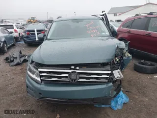 2019 Volkswagen Tiguan SE with VIN 3VV2B7AX1KM093510, listed as a IAAI auction lot 41943495 with 52,491 mi miles. Bid and sale history available at carsss.com. Image 12.