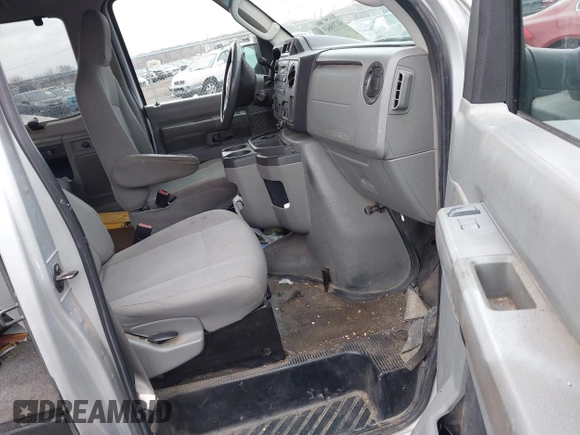 2011 Ford Econoline Passenger XL z VIN 1FBSS3BL4BDA30565, wystawiony jako IAAI lot #41718643 z przebiegiem 230 184 mil mil oraz . Historia ofert i sprzedaży dostępna na DreamBid. Obrazek 5.