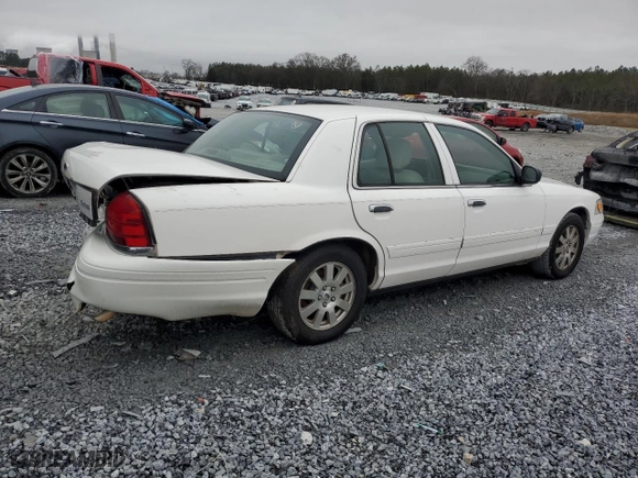 2008 Ford Crown Victoria LX with VIN 2FAFP74V98X121231, listed as a Copart auction lot 38941274 with 145,950 mi miles and Salvage Title. Bid and sale history available at carsss.com. Image 3.