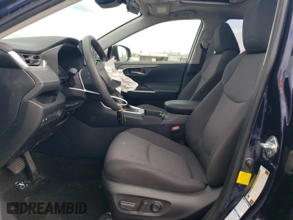 2019 Toyota RAV4 XLE with VIN JTMP1RFV8KD513544, listed as a Copart auction lot 82699354 with 43,562 mi miles and Salvage Title. Bid and sale history available at DreamBid. Image 7.