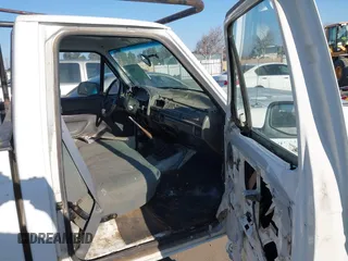 1993 Ford F-150 with VIN 1FTDF15Y9PLA24150, listed as a IAAI auction lot 41319663 with 1 mi miles. Bid and sale history available at carsss.com. Image 5.