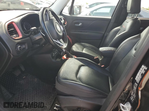 2017 Jeep Renegade Trailhawk z VIN ZACCJBCB3HPG30622, wystawiony jako Copart lot #55051675 z przebiegiem 82 478 mil mil oraz Szkoda całkowita • Salvage title. Historia ofert i sprzedaży dostępna na DreamBid. Obrazek 7.